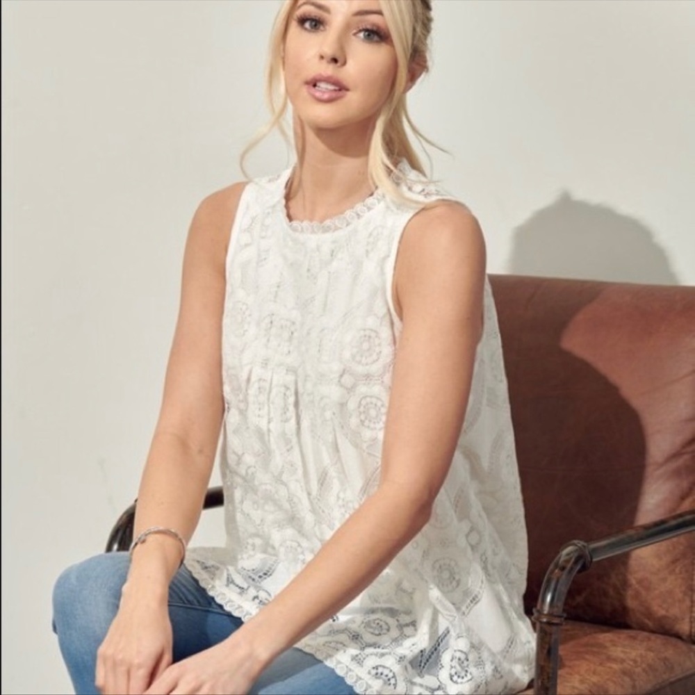The CHANTILLY Sleeveless Floral Lace Top